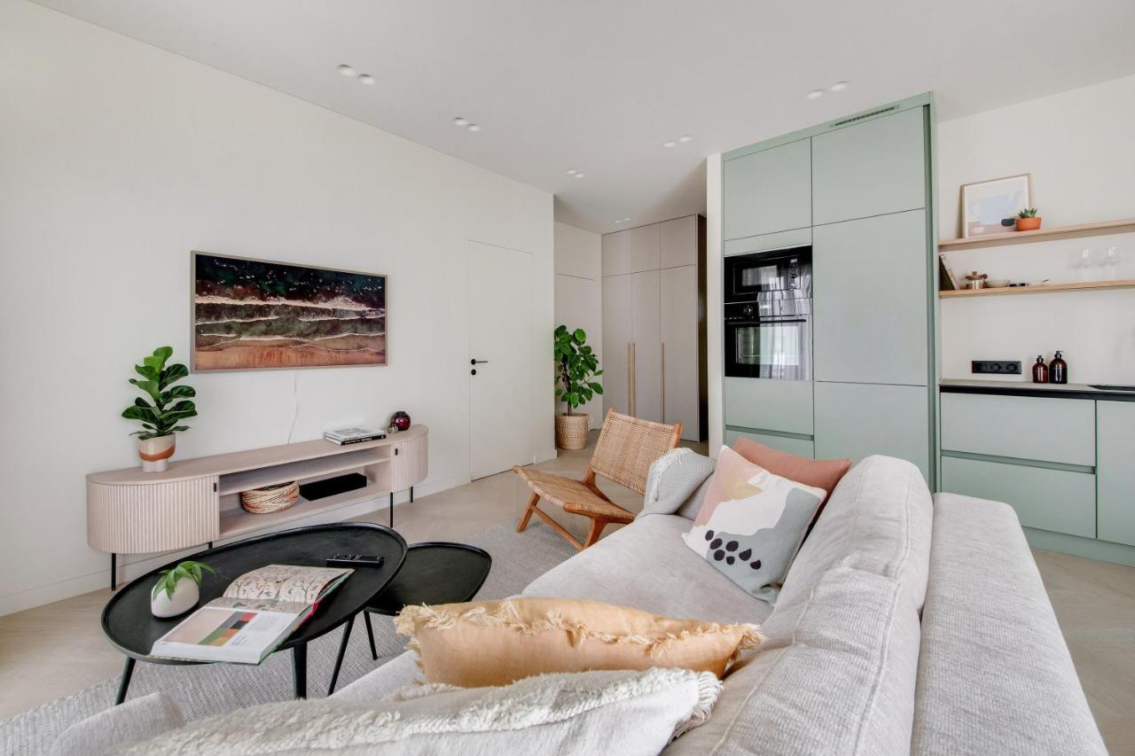 #stayhere - Brand New Unique Designer 1bdr In Trendy Neighbourhood *